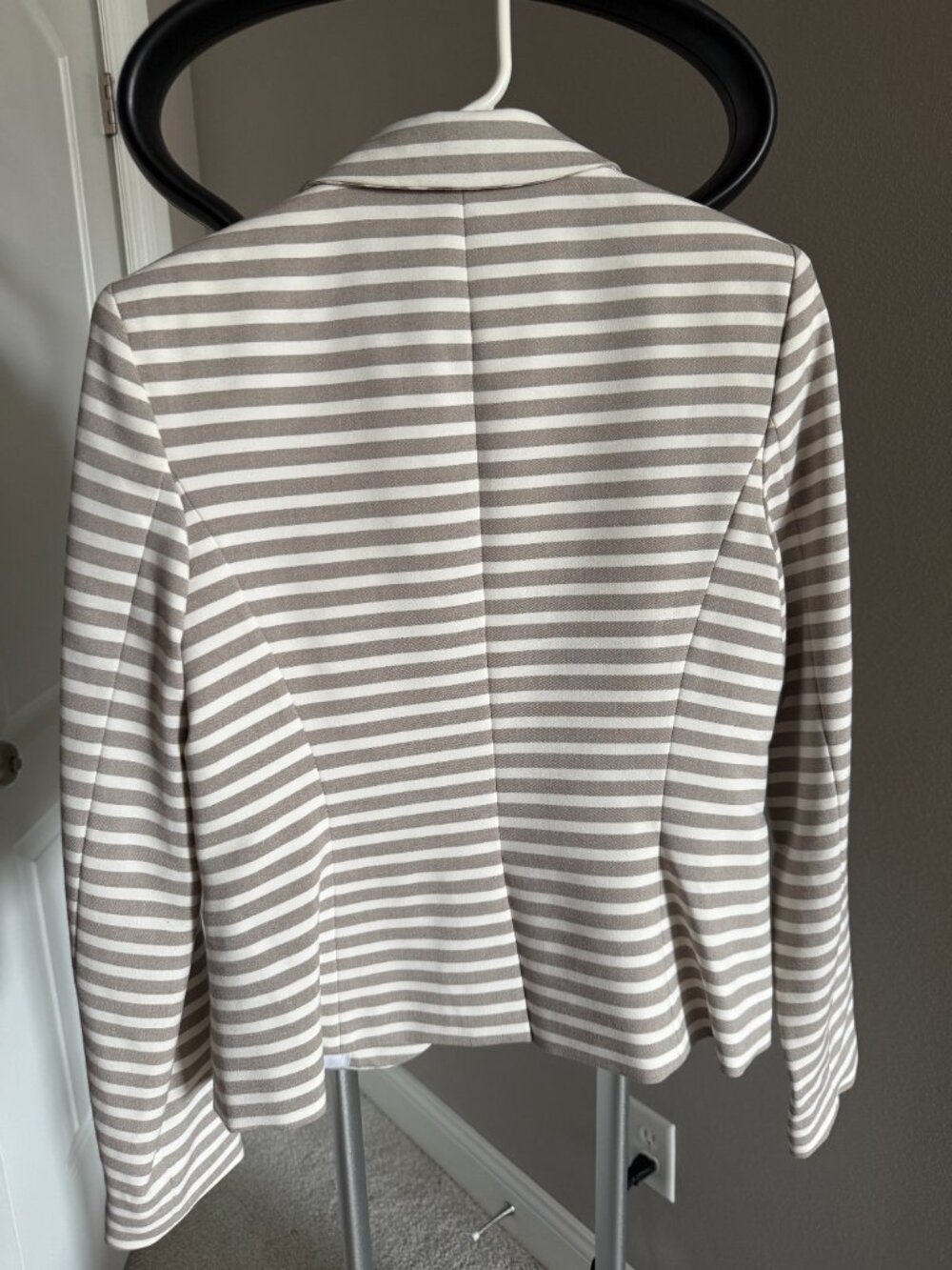 Like New Calvin Klein Size 2 Striped Tan/Cream Blazer - Picture 2 of 2